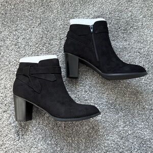 ZBY BLACK SUEDE BOOTS NWOT